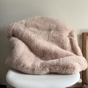 Martha Stewart Pink Sepia Rose Faux Fur Throw, 50″ x 60″